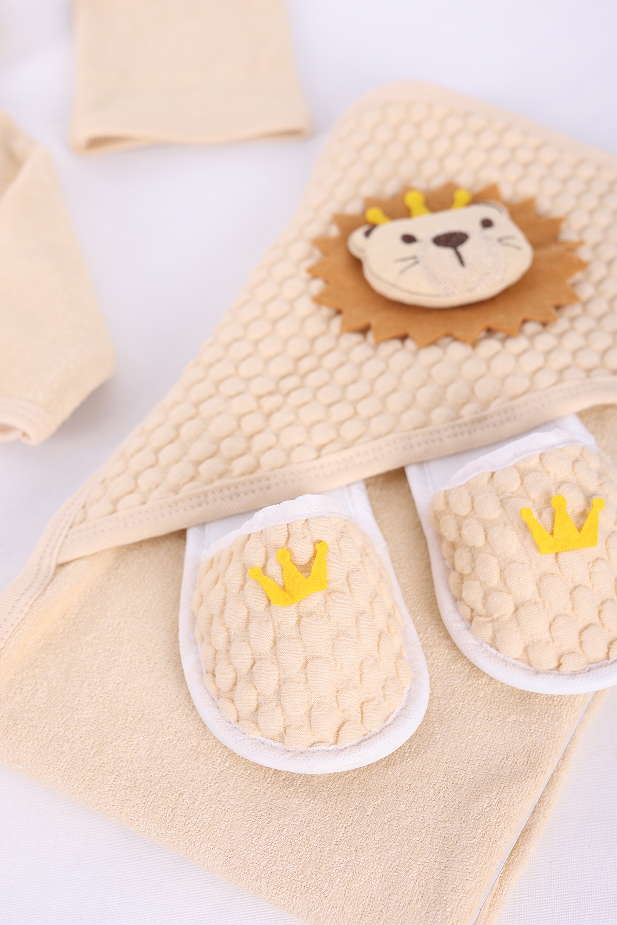 VaVbaby%20Organik%20Bambu%20Bebek%20Havlu%20Bornoz%20Seti%20Bebek%20Havlu%20Kundak%20Lion
