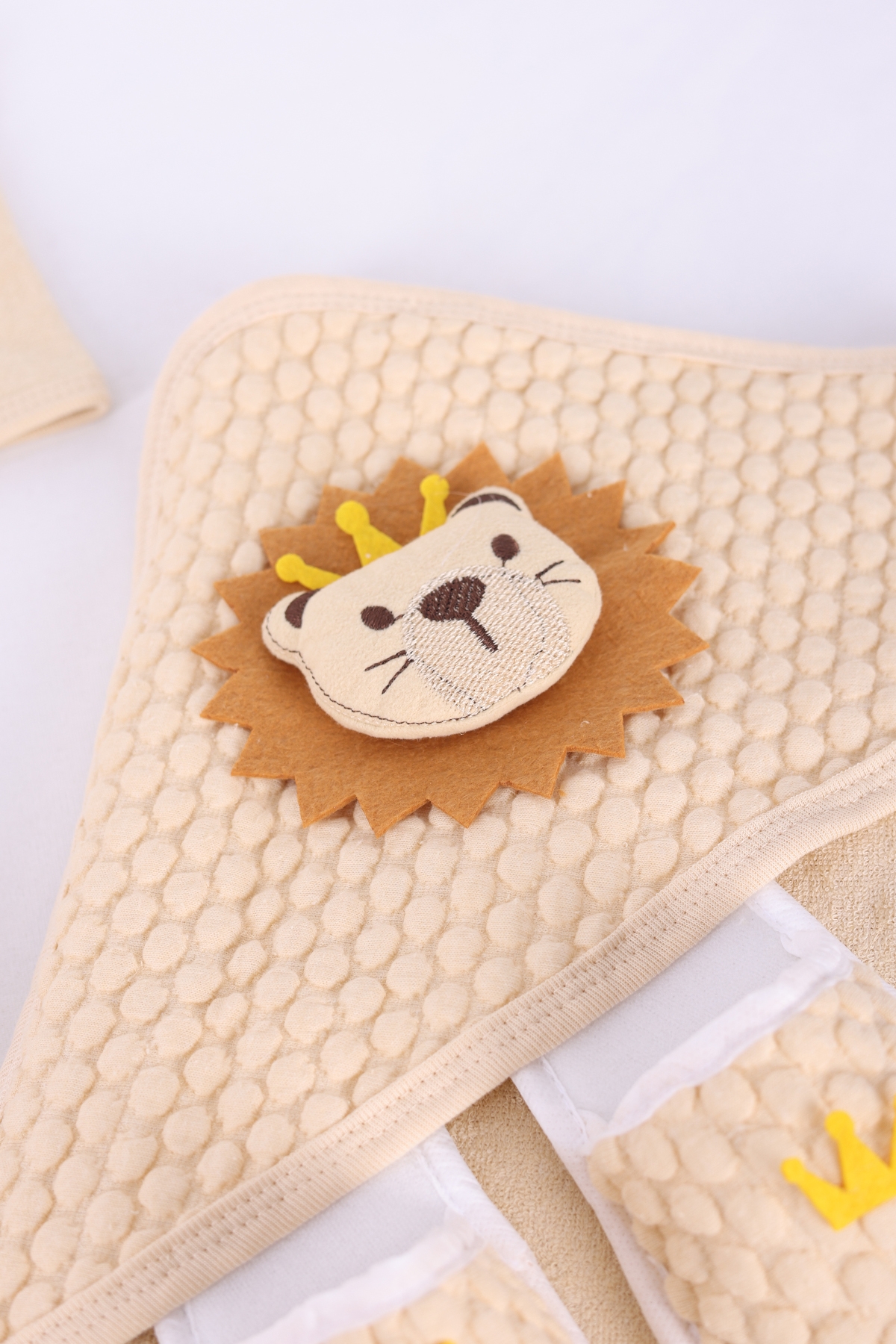 VaVbaby%20Organik%20Bambu%20Bebek%20Havlu%20Bornoz%20Seti%20Bebek%20Havlu%20Kundak%20Lion