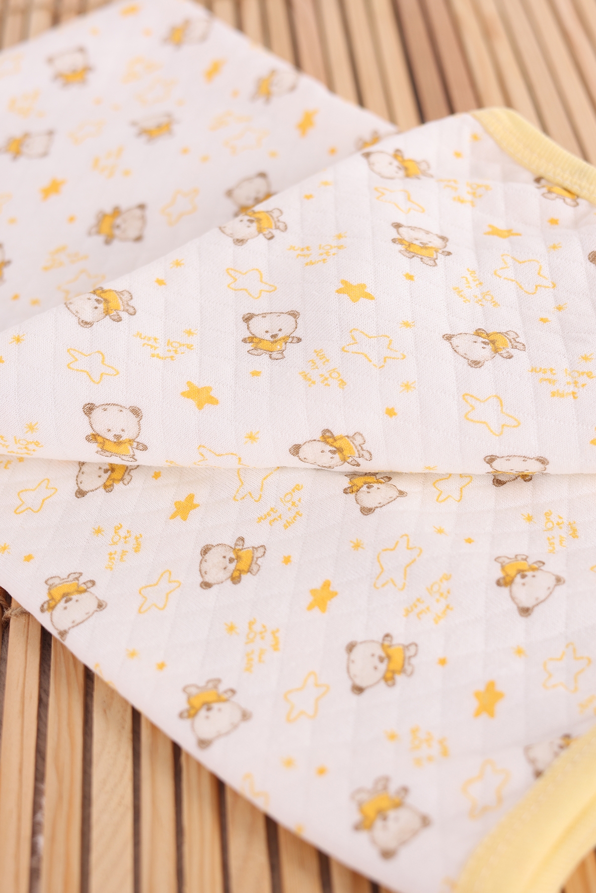 VaVbaby%20Ayıcık%20Desenli%20Bebek%20Tek%20Kat%20Kapitone%20Battaniye%20Kundak%2080x90%20cm%20Sarı