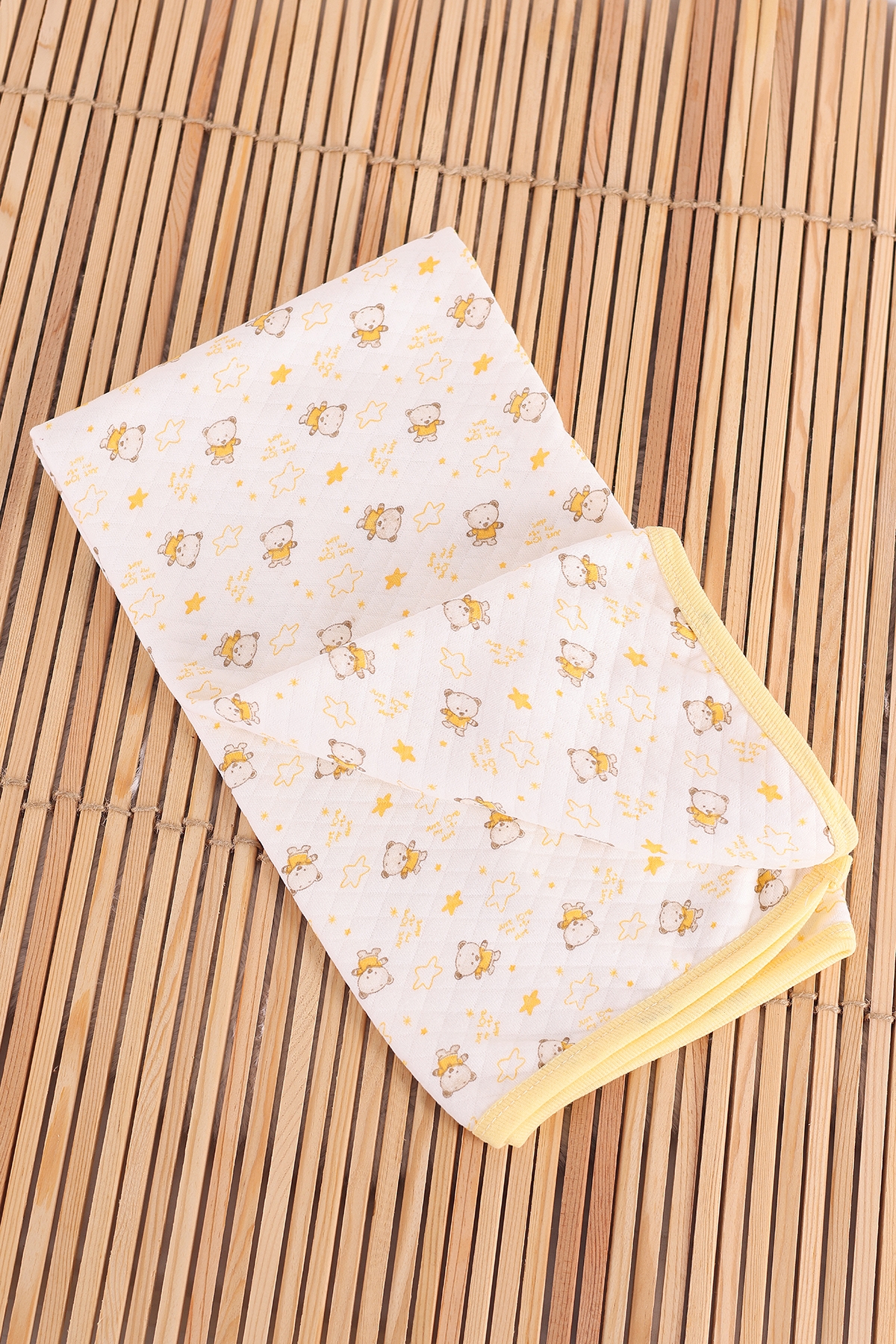 VaVbaby%20Ayıcık%20Desenli%20Bebek%20Tek%20Kat%20Kapitone%20Battaniye%20Kundak%2080x90%20cm%20Sarı