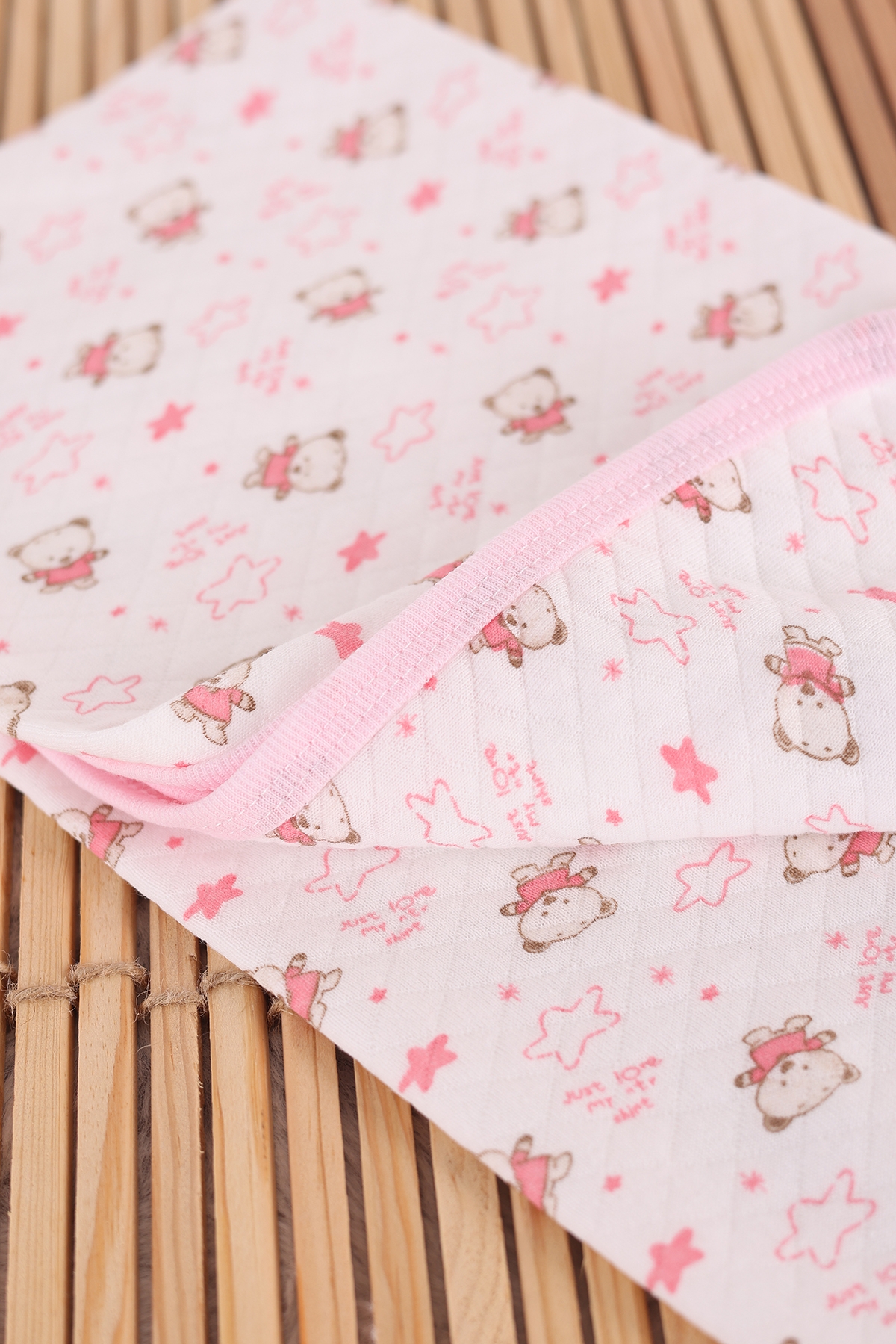 VaVbaby%20Ayıcık%20Desenli%20Bebek%20Tek%20Kat%20Kapitone%20Battaniye%20Kundak%2080x90%20cm%20Pembe