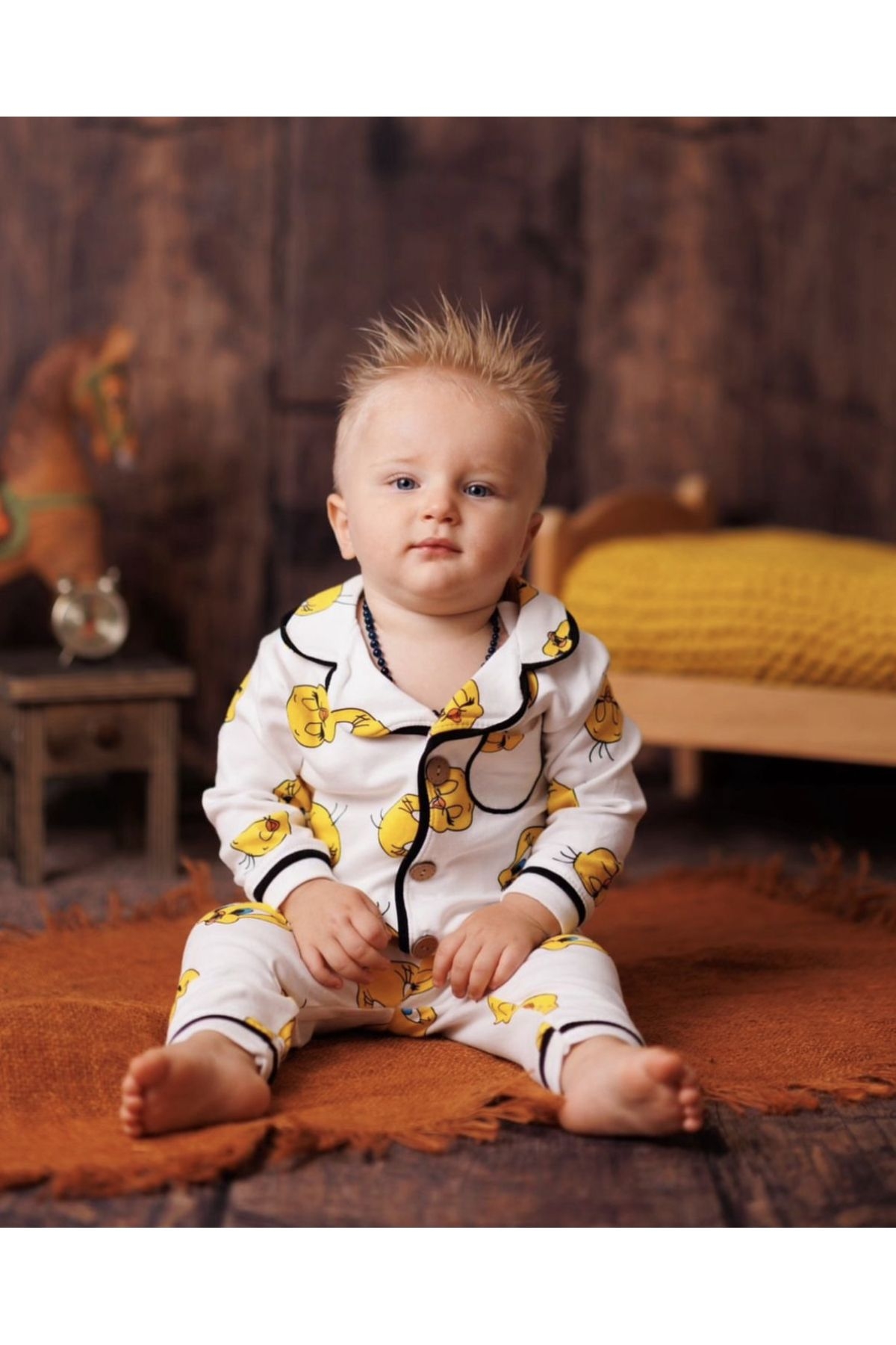 VaVbaby%20%100%20Pamuk%20Kruvaze%20Yaka%20Önden%20Düğmeli%20Tweety%20Mevsimlik%20Bebek%20Pijama%20Takım%20(Yaş)
