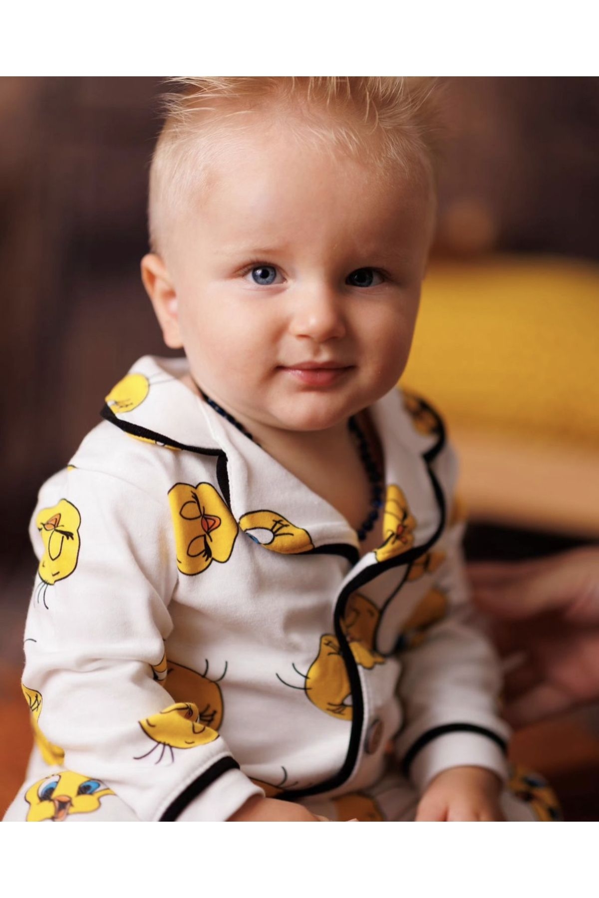VaVbaby%20%100%20Pamuk%20Kruvaze%20Yaka%20Önden%20Düğmeli%20Tweety%20Mevsimlik%20Bebek%20Pijama%20Takım%20(Yaş)