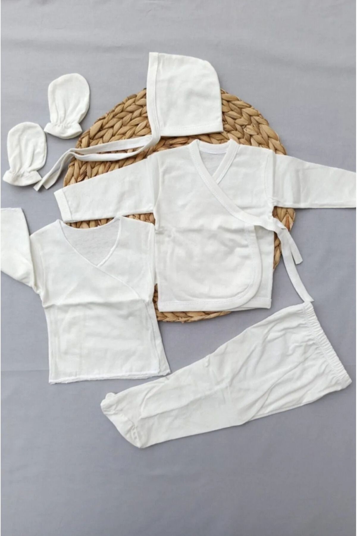 VaVbaby%20Acil%20İhtiyaç%20Seti%205%20li%20Kutulu%20Zıbın%20Acil%20Hastane%20Çıkışı%20Beyaz