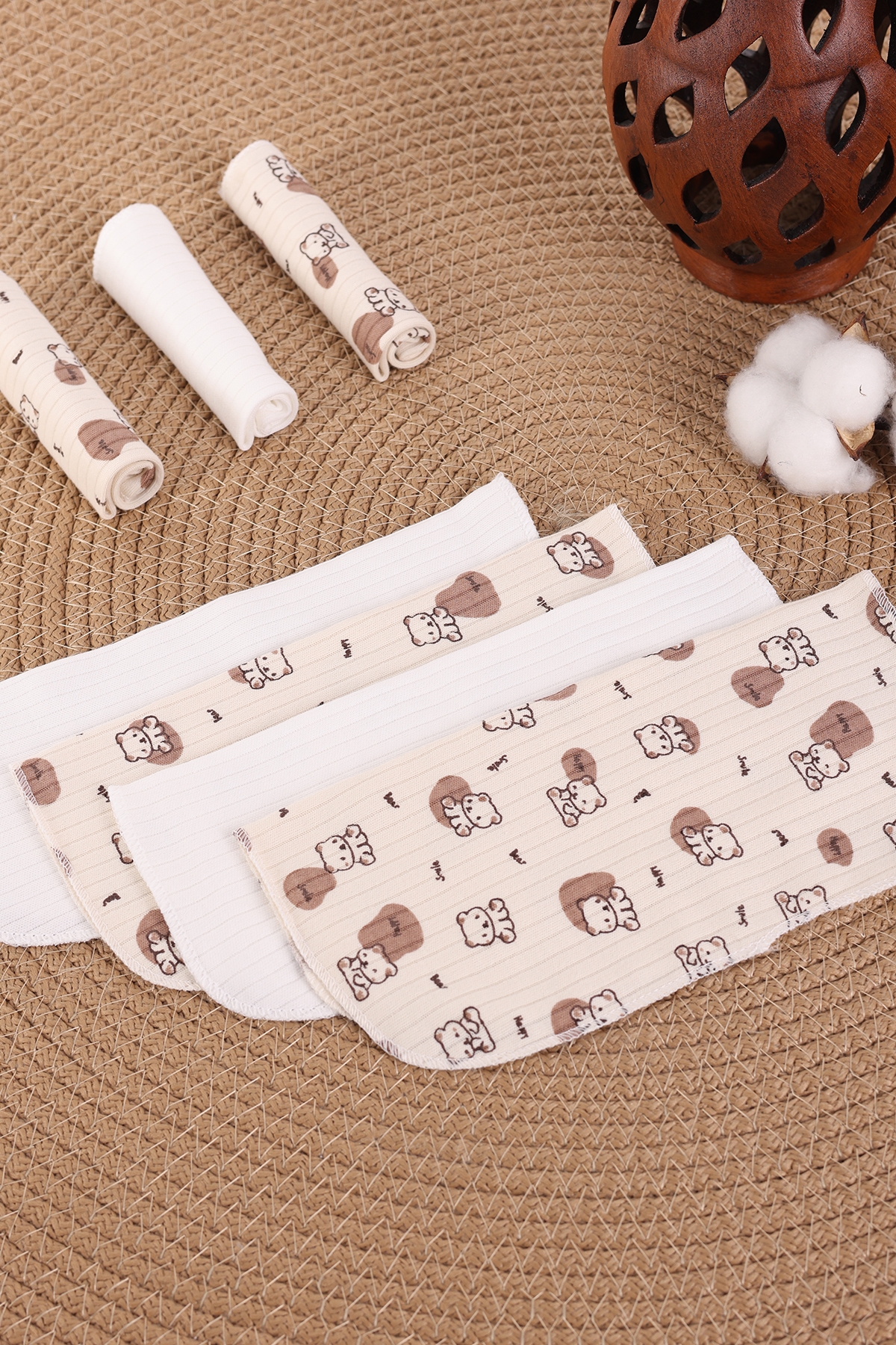 VaVbaby%207’li%20Bebek%20Ağız%20Mendili%20Seti%20–%20%100%20Pamuk,%20Yumuşak%20Ve%20Emici%20Benekli%20Kedi
