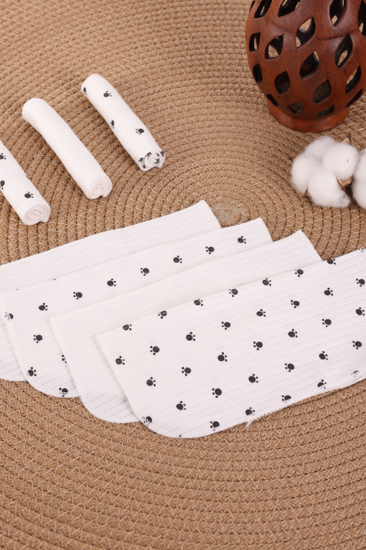 VaVbaby%207’li%20Bebek%20Ağız%20Mendili%20Seti%20–%20%100%20Pamuk,%20Yumuşak%20Ve%20Emici%20Kedi%20Patili