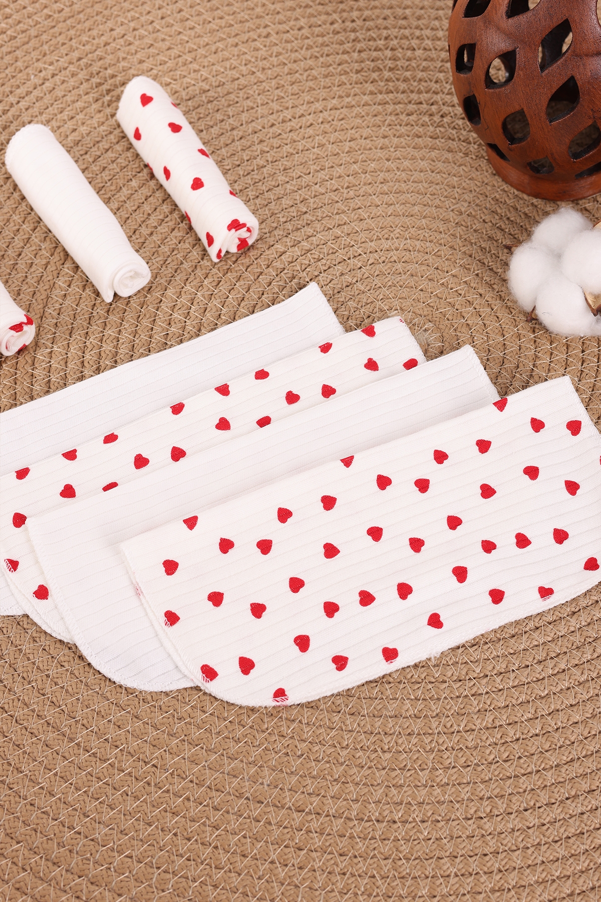 VaVbaby%207’li%20Bebek%20Ağız%20Mendili%20Seti%20–%20%100%20Pamuk,%20Yumuşak%20Ve%20Emici%20Küçük%20Kalpli