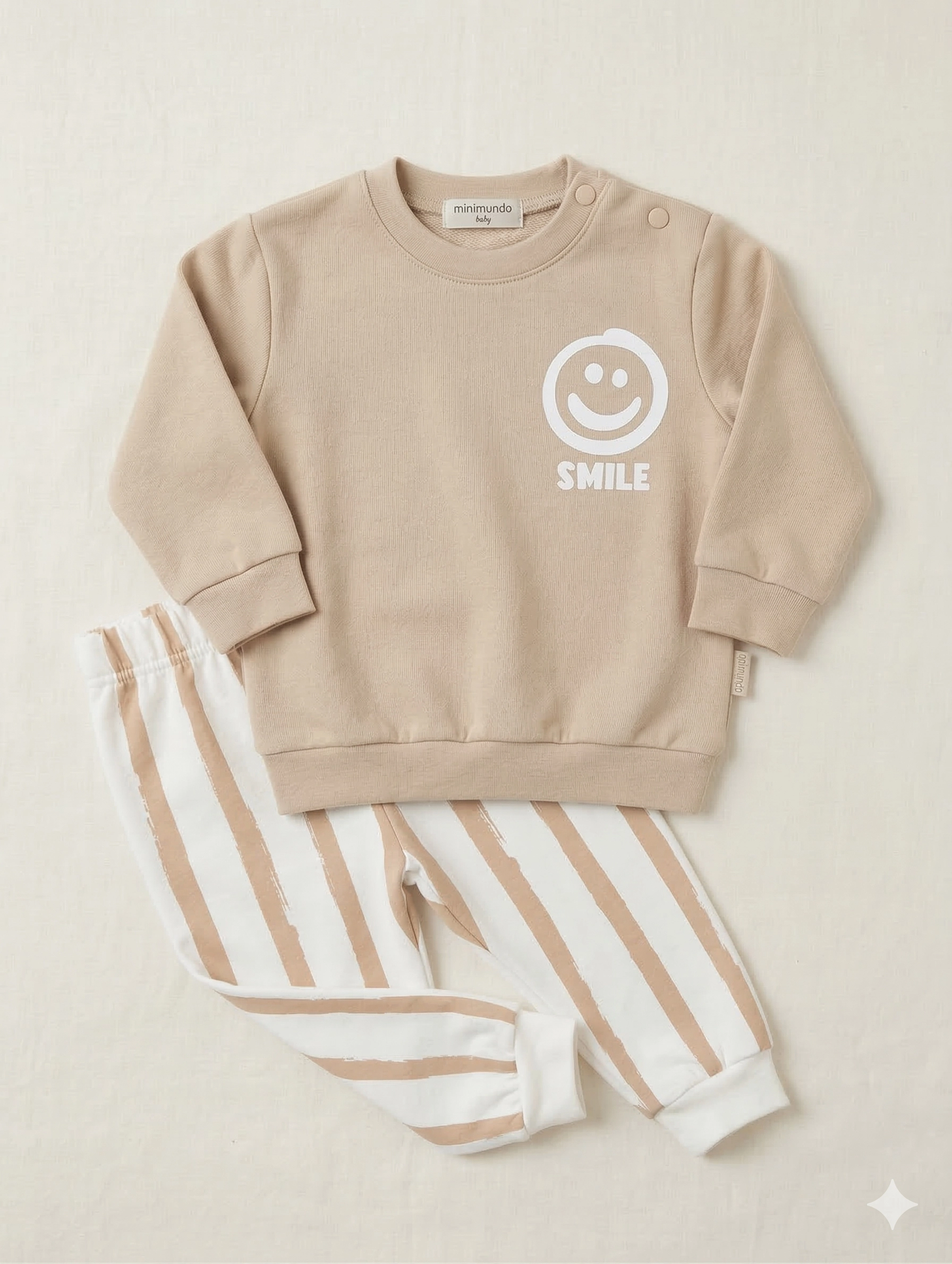Erkek%20Bebek%20Smile%20Baskılı%20Lacivert%20Alt%20Üst%20Takım%20Bej
