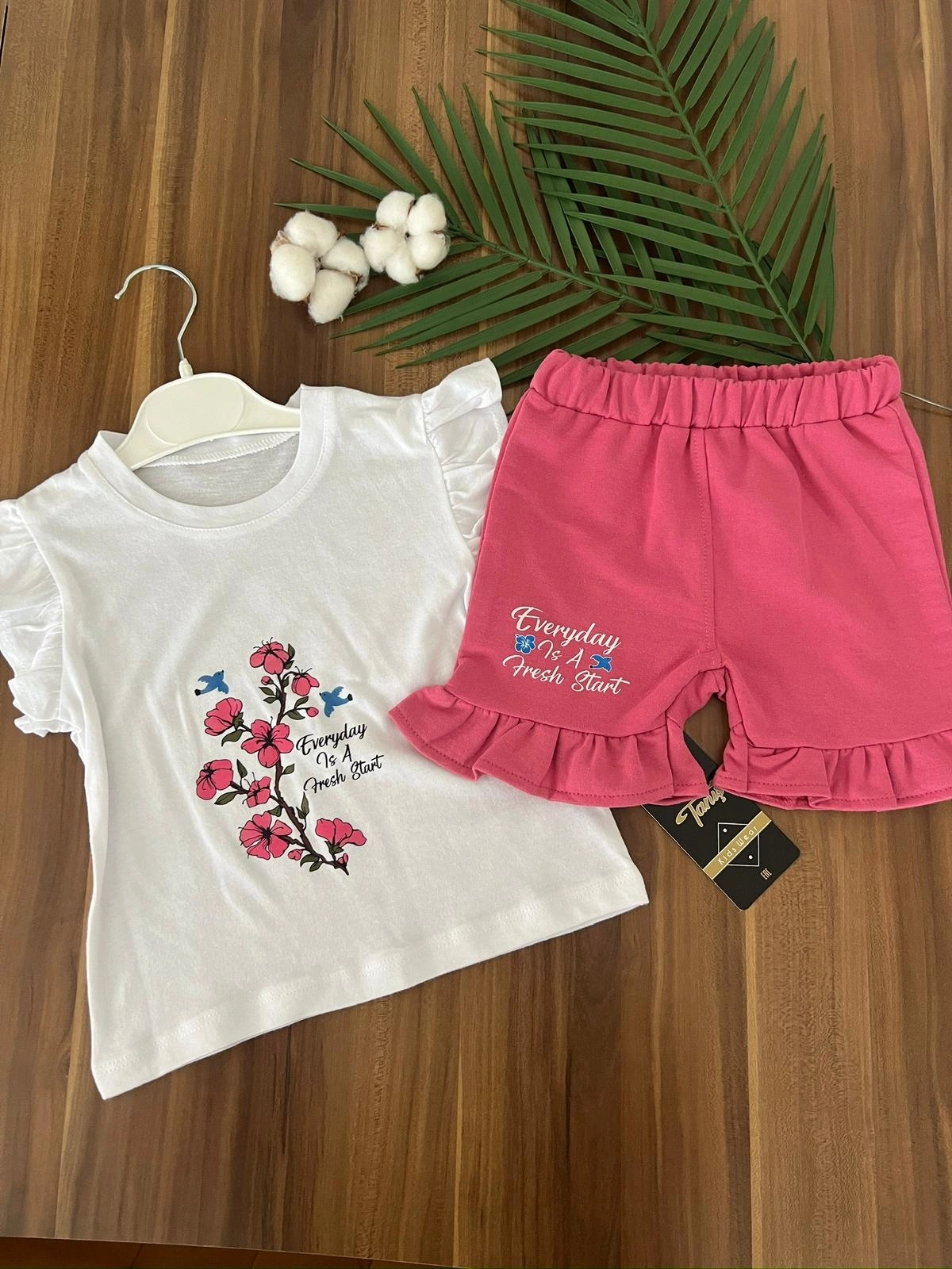 VaVbaby%20Çiçek%20Baskılı%20Kız%20Çocuk%20Şortlu%20Takım