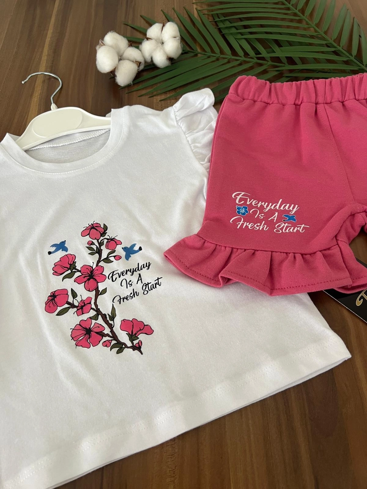 VaVbaby%20Çiçek%20Baskılı%20Kız%20Çocuk%20Şortlu%20Takım