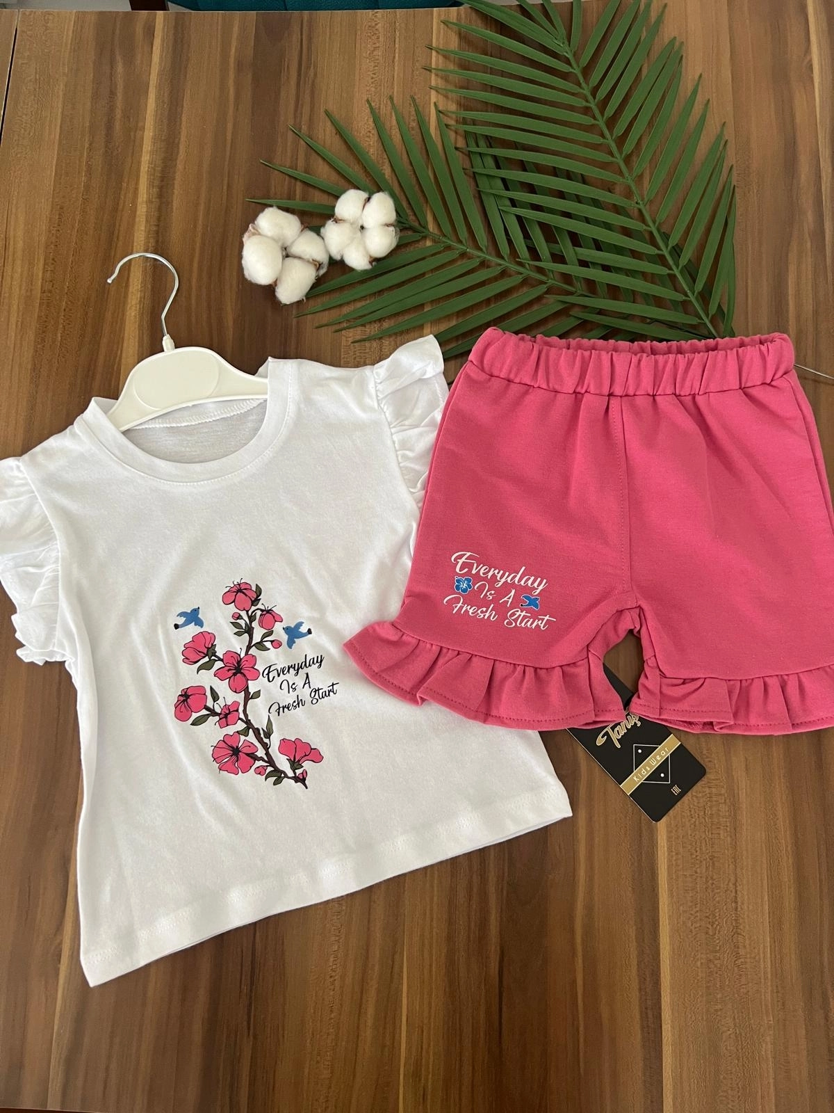 VaVbaby%20Çiçek%20Baskılı%20Kız%20Çocuk%20Şortlu%20Takım