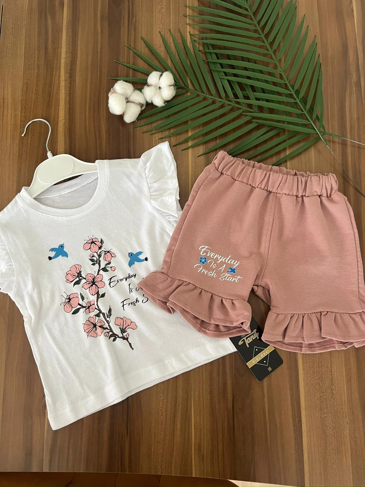 VaVbaby%20Çiçek%20Baskılı%20Kız%20Çocuk%20Şortlu%20Takım