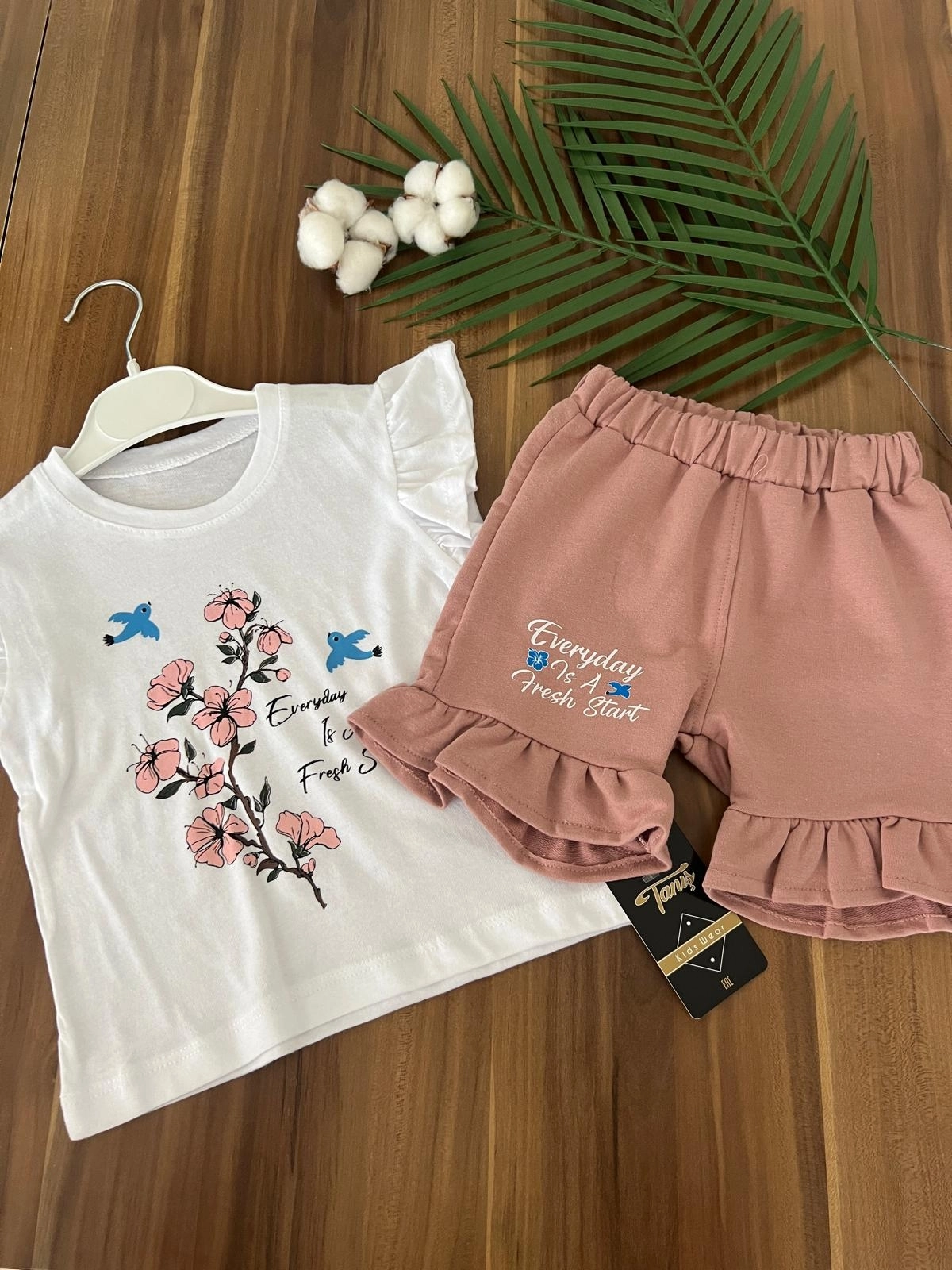 VaVbaby%20Çiçek%20Baskılı%20Kız%20Çocuk%20Şortlu%20Takım